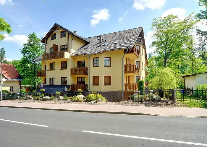 Bezowy Sun Seasons 24 W Karpaczu Z Parkingiem I Balkonem By Renters Apartment